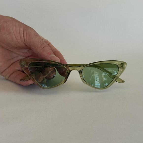 Y2K Cat Eye Green Black Sunglasses Unisex Retro Streetwear UVA UVB - Picture 6 of 6